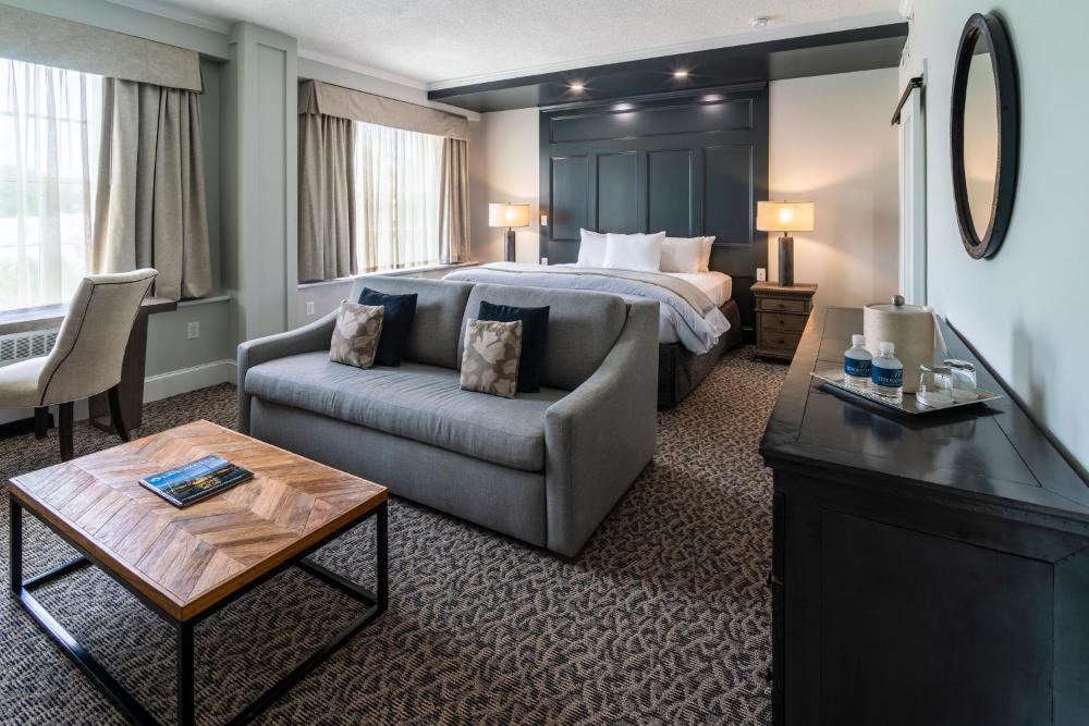 The Tidewater Inn