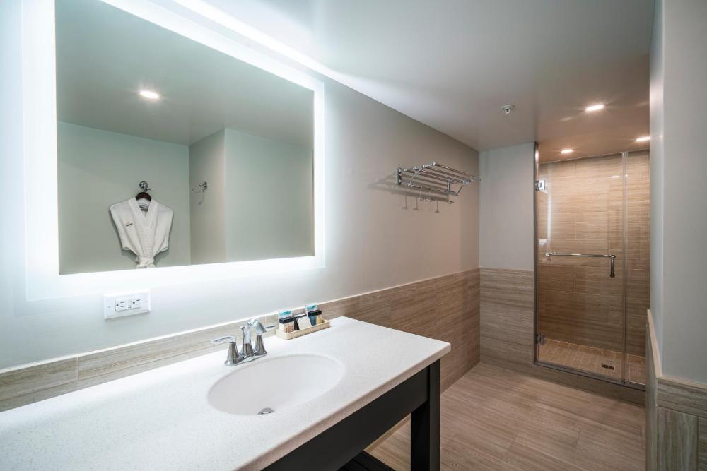 King Suite interior